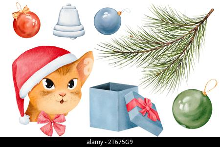 Una collezione di elementi di Capodanno ad acquerello con un gatto in un cappello di Babbo Natale con ornamenti natalizi e colorate scatole regalo legate con nastri. Ideale per Foto Stock