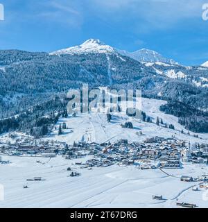 La splendida regione vinicola intorno a Lermoos e Ehrwald in Tirolo dall'alto Foto Stock