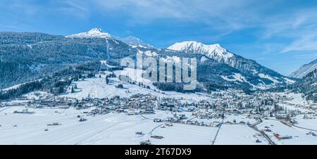 La splendida regione vinicola intorno a Lermoos e Ehrwald in Tirolo dall'alto Foto Stock