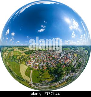 La regione intorno a Zusmarshausen nella valle dello Zusam vicino ad Augusta dall'alto Foto Stock