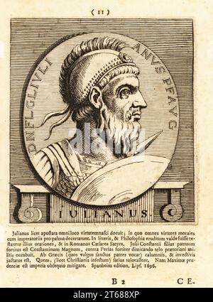 Giuliano l'Apostato, c. 331-363, imperatore romano dal 361 al 363, filosofo e autore in greco. Ritratto del profilo in casco e armatura, con scudo e lancia. Da una moneta con iscrizione DN FL CL IULIANUS PF AUG. Incisione su lastra di rame di Pieter Bodart (1676-1712) da Henricus Spoors Deorum et Heroum, Virorum et Mulierum Illustrium Imagines Antiquae Illustatae, Gods and Heroes, Men and Women, Illustrated with Antique Images, Petrum, Amsterdam, 1715. Pubblicato per la prima volta come Favissæ utriusque antiquitatis tam Romanæ quam Græcæ nel 1707. Henricus Spoor era un medico olandese, studioso classico, poeta e scrittore Foto Stock