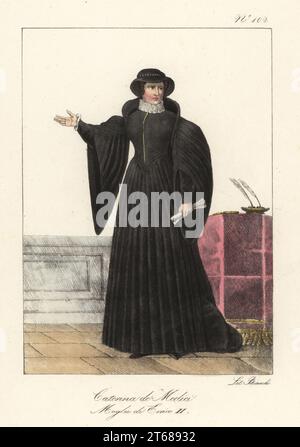 Caterina de' Medici, 1519-1589, nobildonna italiana della famiglia Medici, regina consorte di Francia per matrimonio con re Enrico II In cappello, abito a pieghe con maniche piene, colletto antiscivolo. Catherine de Medicis. Femme de Henry II Litografia colorata a mano di Lorenzo Bianchi dopo Hippolyte Lecomte da Costumi civili e militari della monarchia francese dal 1200 al 1820, Napoli, 1825. Edizione italiana dei Lecomti costumi civili e militari della monarchia francese dal 1200 al 1820. Foto Stock