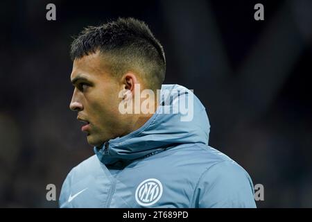 Salisburgo, Austria. 8 novembre 2023. Salisburgo, Austria, 8 novembre 2023: Lautaro Martinez (10 Inter) guarda alla partita di calcio del gruppo D di UEFA Champions League tra RB Salzburg e Inter alla Red Bull Arena di Salisburgo, Austria. (Daniela Porcelli/SPP) credito: SPP Sport Press Photo. /Alamy Live News Foto Stock