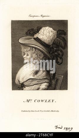 Hannah Cowley (1743-1809), drammaturgo e poetessa inglese del XVIII secolo, autrice di The Runaway, Who's The Dupe?, Albina e The Belle's Stratagem. Ritratto dello scrittore in grande cofano con nastri e piume, capelli grandi con boccoli, fichu sopra abito legato con nastro. Incisione su copperplate dopo un dipinto di Thomas Holloway della rivista europea John Sewell, Cornhill, 1789. Foto Stock