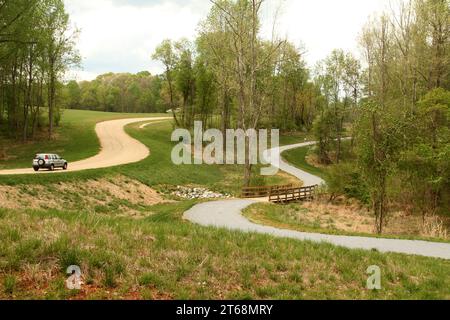 Sentieri e strade presso la Thomas Jefferson's Poplar Forest a Forest, Virginia, USA Foto Stock