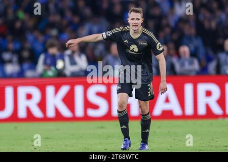 Il difensore tedesco di Berlino Paul Jaeckel gesticolò durante la partita di Champions League tra SSC Napoli e Union Berlin allo stadio Diego Armando Maradona di Napoli, Italia meridionale, l'8 novembre 2023. Foto Stock