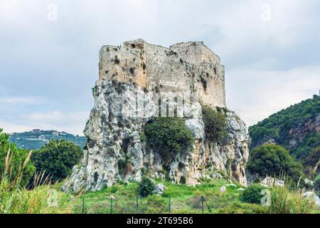 Forte di Mseilha del XVII secolo costruito su una roccia calcarea, Libano Foto Stock