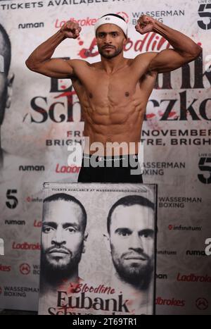 Brighton, Regno Unito. 9 novembre 2023. Harlem Eubank e Timo Schwarzkopf pesano al Grand Hotel di Brighton. Crediti: James Boardman/Alamy Live News Foto Stock