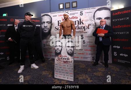 Brighton, Regno Unito. 9 novembre 2023. Harlem Eubank e Timo Schwarzkopf pesano al Grand Hotel di Brighton. Crediti: James Boardman/Alamy Live News Foto Stock