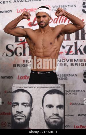 Brighton, Regno Unito. 9 novembre 2023. Harlem Eubank e Timo Schwarzkopf pesano al Grand Hotel di Brighton. Crediti: James Boardman/Alamy Live News Foto Stock