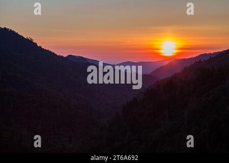 Vista dal Ben Morton Overlook sull'autostrada 441 Newfound Gap Road sul lato del Tennessee del Great Smoky Mountains National Park Foto Stock