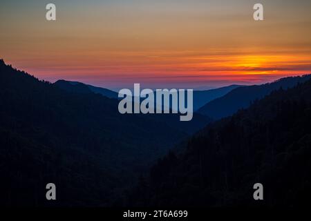 Vista dal Ben Morton Overlook sull'autostrada 441 Newfound Gap Road sul lato del Tennessee del Great Smoky Mountains National Park Foto Stock