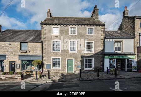 North Craven Building Preservation Trust sta progettando di rigenerare questo edificio georgiano, il Dr. Buck's House a Settle Market Place, North Yorkshire. Foto Stock