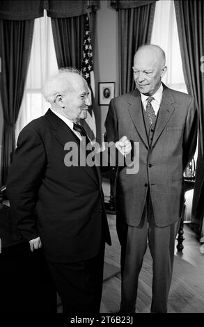 Il primo ministro israeliano David Ben-Gurion con il presidente degli Stati Uniti Dwight Eisenhower, Casa Bianca, Washington, D.C., USA, Warren K. Leffler, U.S. News & World Report Magazine Photography Collection, 10 marzo 1960 Foto Stock