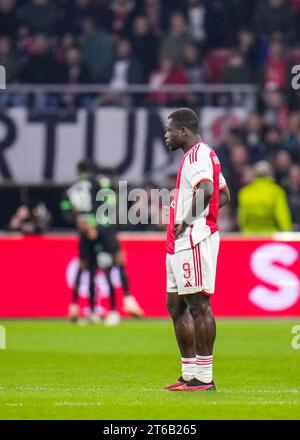 Amsterdam, Paesi Bassi. 9 novembre 2023. AMSTERDAM, PAESI BASSI - 9 NOVEMBRE: Brian Brobbey dell'AFC Ajax è deluso durante la partita del gruppo B di UEFA Europa League 2023/24 tra AFC Ajax e Brighton & Hove Albion alla Johan Cruyff Arena il 9 novembre 2023 ad Amsterdam, Paesi Bassi. (Foto di Rene Nijhuis/Orange Pictures) credito: Orange Pics BV/Alamy Live News Foto Stock