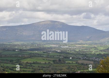 Vista sulla valle e sulla catena montuosa Blackstairs Foto Stock