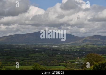 Vista sulla valle e sulla catena montuosa Blackstairs Foto Stock