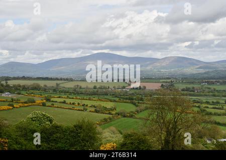 Vista sulla valle e sulla catena montuosa Blackstairs Foto Stock