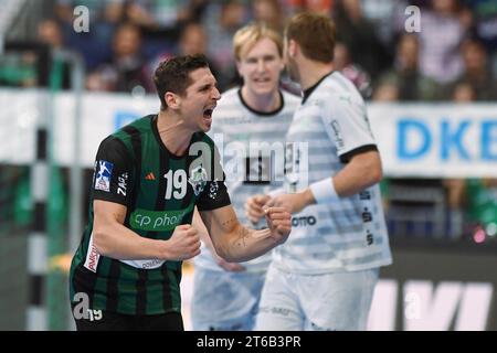 Hannover, Germania. 9 novembre 2023. Pallamano: Bundesliga, TSV Hannover-Burgdorf - THW Kiel, Matchday 12, ZAG Arena. Marius Steinhauser gesticolates di Hannover. Credito: Swen Pförtner/dpa/Alamy Live News Foto Stock