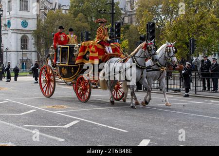 Londra, Regno Unito. 7 novembre 2023. L'apertura statale del Parlamento segna l'inizio formale dell'anno parlamentare e definisce l'agenda del governo Foto Stock