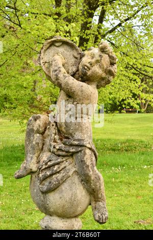 Statua di un bambino, Woodstock Gardens e Arboretum Foto Stock