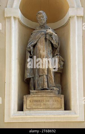 Lubiana, L, Slovenia - 15 agosto 2023: Statua di San Tommaso d'Aquino Foto Stock