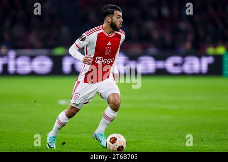 AMSTERDAM, PAESI BASSI - 9 NOVEMBRE: Georges Mikautadze (Ajax) controlla la palla durante la partita del gruppo B - UEFA Europa League 2023/24 dell'AFC Ajax An Foto Stock