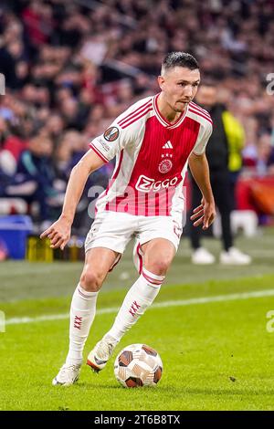 Amsterdam, Paesi Bassi. 9 novembre 2023. AMSTERDAM, PAESI BASSI - 9 NOVEMBRE: Steven Berghuis dell'AFC Ajax corre con la palla durante la partita di UEFA Europa League 2023/24 gruppo B tra AFC Ajax e Brighton & Hove Albion alla Johan Cruyff Arena il 9 novembre 2023 ad Amsterdam, Paesi Bassi. (Foto di Rene Nijhuis/Orange Pictures) credito: Orange Pics BV/Alamy Live News Foto Stock