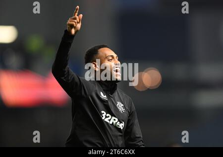 Glasgow, Regno Unito. 9 novembre 2023. Danilo dei Rangers festeggia con i tifosi dei Rangers durante la partita di UEFA Europa League all'Ibrox Stadium di Glasgow. Il credito fotografico dovrebbe leggere: Neil Hanna/Sportimage Credit: Sportimage Ltd/Alamy Live News Foto Stock