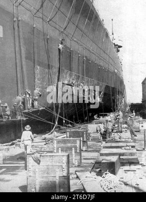 USS Columbia (CL-56) lato porta in ABSD-1 1944 Foto Stock