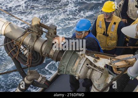 USS Farragut (DDG 99) 150528 Foto Stock