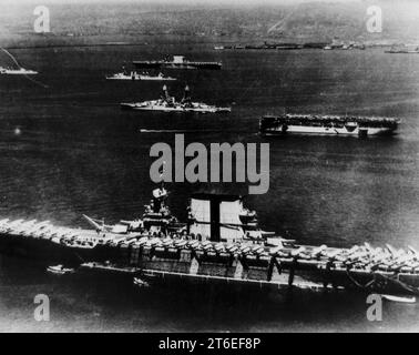 USS Langley (CV-1), USS Lexington (CV-2) e USS Saratoga (CV-3) al largo di San Pedro, negli anni '1930 (NNAM.1996.488.001.005) Foto Stock