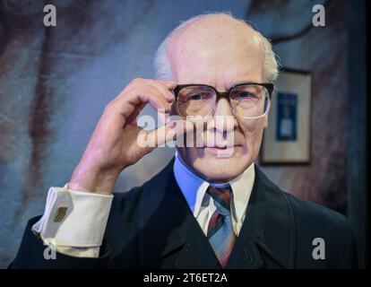 Berlino, Germania. 9 novembre 2023. La cera di Erich Honecker al Madame Tussauds di Berlino. Crediti: Jens Kalaene/dpa/Alamy Live News Foto Stock