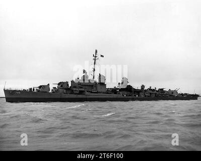 USS o'Brien (DD-725) al largo di Mare Island nel giugno 1945 Foto Stock