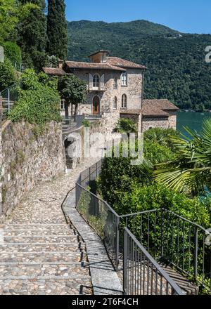 La splendida Morcote situata sul Lago di Lugano in Svizzera Foto Stock
