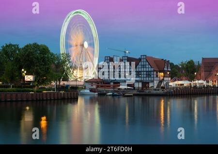 2022-06-07 città vecchia di Danzica e fiume Motlawa. Polonia Foto Stock