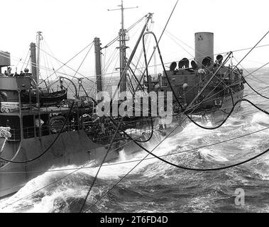 USS Sabine (AO-25) durante il RAID Doolittle 1942 Foto Stock