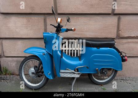 Schwalbe, ciclomotore della ex RDT, Simson KR 51, 2, anno di costruzione 1983, Norimberga, Franconia media, Baviera, Germania Foto Stock