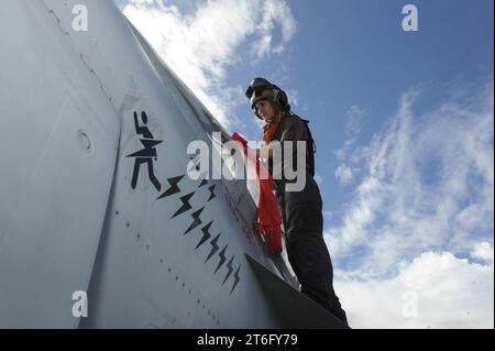 USS Theodore Roosevelt operazioni 151013 Foto Stock