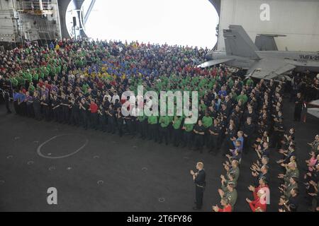 USS Theodore Roosevelt operazioni 151013 Foto Stock