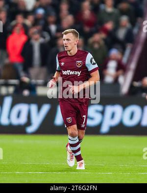 Londra, Regno Unito. 10 novembre 2023. James Ward-Prowse del West Ham United in azione durante la partita del West Ham United FC contro Olympiakos FC UEFA Europa League gruppo A allo Stadio di Londra, Inghilterra, Regno Unito il 9 novembre 2023 Credit: Every Second Media/Alamy Live News Foto Stock