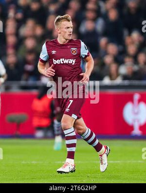 Londra, Regno Unito. 10 novembre 2023. James Ward-Prowse del West Ham United durante la partita del West Ham United FC contro Olympiakos FC UEFA Europa League gruppo A allo Stadio di Londra, Inghilterra, Regno Unito il 9 novembre 2023 credito: Every Second Media/Alamy Live News Foto Stock