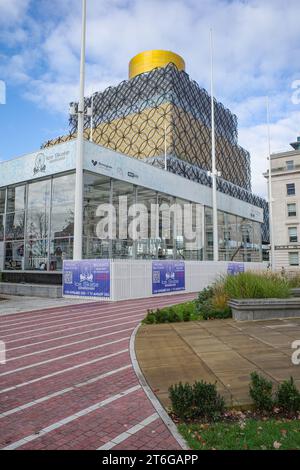 Birmingham, Regno Unito - novembre 5,2023: Biblioteca di Birmingham, progettata dall'architetto Francine Houben. Centenary Square, Broad Street Foto Stock
