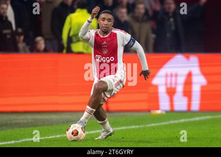 Amsterdam, Paesi Bassi. 9 novembre 2023. AMSTERDAM, PAESI BASSI - 9 NOVEMBRE: Steven Bergwijn dell'AFC Ajax in azione durante la partita di UEFA Europa League 2023/24 gruppo B tra l'AFC Ajax e Brighton & Hove Albion alla Johan Cruyff Arena il 9 novembre 2023 ad Amsterdam, Paesi Bassi. (Foto di Joris Verwijst/Orange Pictures) credito: Orange Pics BV/Alamy Live News Foto Stock