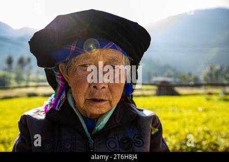 Vecchia donna del Vietnam del Nord Foto Stock