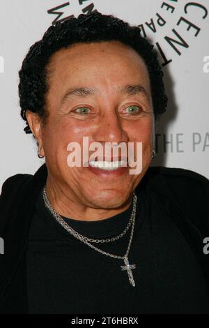 Smokey Robinson alla proiezione di VH1 Rock Docs - 'Soul Train: The Hippest Trip in America' Arrivals tenutosi al Paley Center for Media di Beverly Hills, CA, 29 gennaio 2010. Crediti fotografici: Joseph Martinez / Picturelux Foto Stock