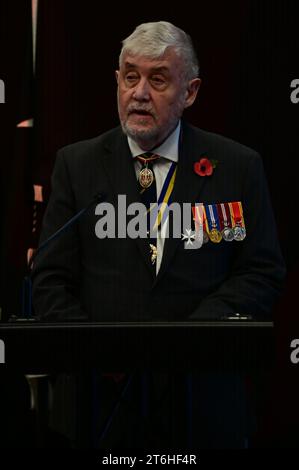 Municipio, Kamal Chunchie Way, Londra, Regno Unito. 10 novembre 2023. L'annuale City Hall Remembrance Day Service - commemorando e commemorando il servizio militare e civile è un evento congiunto con il sindaco di Londra, l'Assemblea di Londra e la City Hall Branch della Royal British Legion. Il servizio includerà la partecipazione di rappresentanti delle fedi musulmane, sikh, indù ed ebraiche. In occasione del 75° anniversario dell'arrivo di Windrush in Gran Bretagna, l'alto Commissario per la Giamaica, H. E. Alexander Williams parlerà alla congregazione. Credito: Vedere li/Picture Capital/Alamy Live News Foto Stock