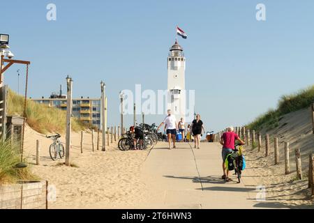Vista dalla spiaggia al faro di Noordwijk aan Zee, Olanda meridionale, Zuid-Holland, Mare del Nord, Benelux, paesi del Benelux, Paesi Bassi, Nederland Foto Stock
