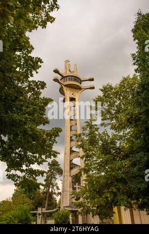 Cattedrale di San Bonaventura a Banja Luka, Republika Srpska, Bosnia ed Erzegovina. Chiamata anche Katedrala SV Bonaventure, fu costruita negli anni '1970 Foto Stock