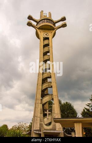 Cattedrale di San Bonaventura a Banja Luka, Republika Srpska, Bosnia ed Erzegovina. Chiamata anche Katedrala SV Bonaventure, fu costruita negli anni '1970 Foto Stock